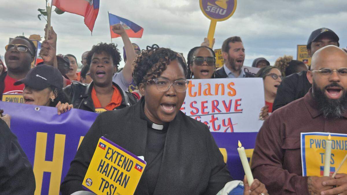 Protesters from labor unions with the Miramar Association of Residents and Business Owners ended their silent vigil at Fort Lauderdale-Hollywood International Airport with loud chants.