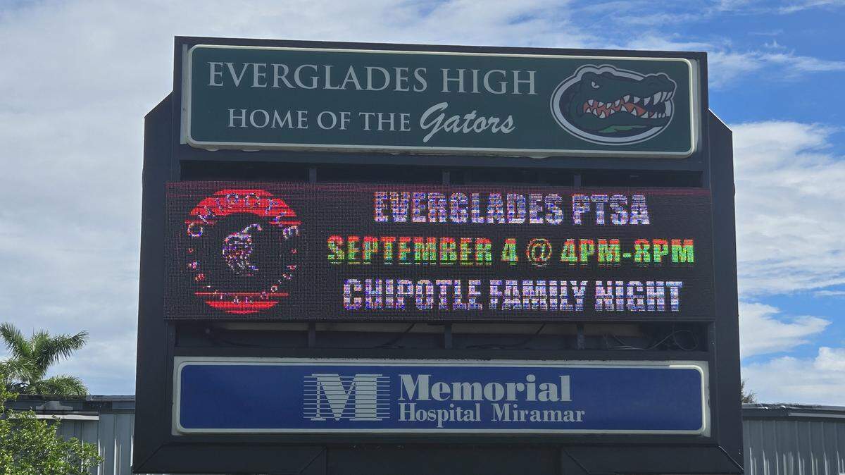 Everglades High School and other public schools in Broward County have a JROTC program presented by the U.S. Army.