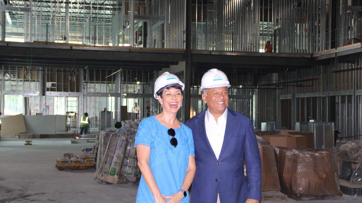 Belkys Nerey and Craig Stevens, longtime WSVN News 7 anchors, toured their new offices for the first time.