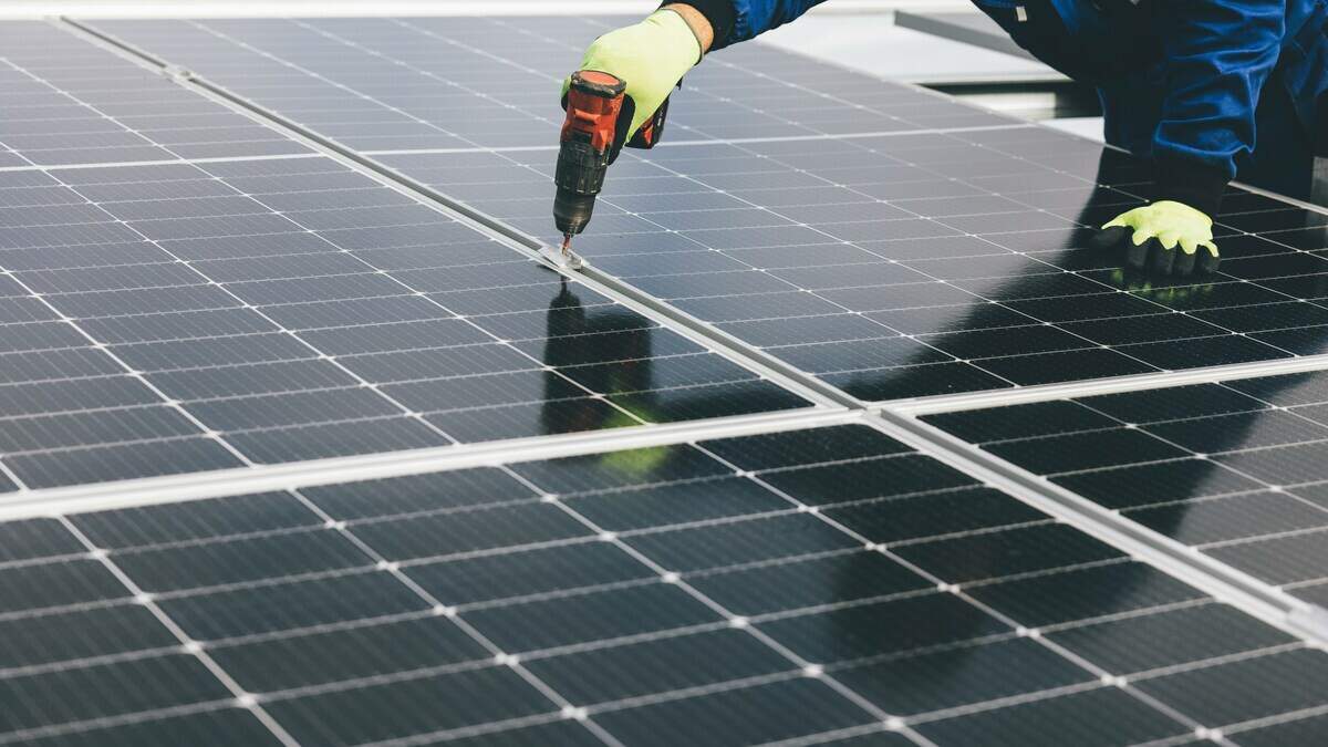 Texas cracks down on deceptive solar panel sales. What homeowners should know