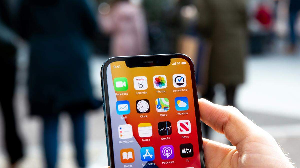 The Veteran Phone Giveaway runs from 4 to 7 p.m. on Wednesday, April 15, at the Charles F. Dodge City Center in Pembroke Pines.