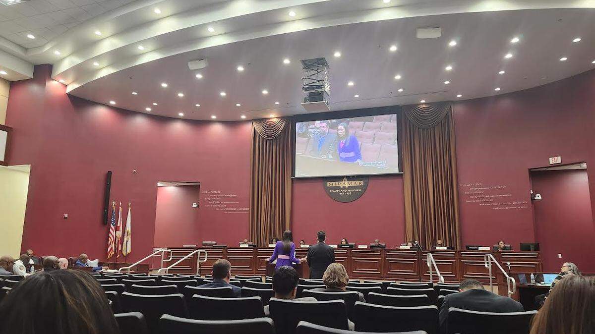 The Miramar City Commission has settled its lawsuit with the owner of Light Academy, which the city had locked out of a municipal facility at the start of the school year.